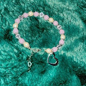 bracelet w heart mommy charm  little heart details